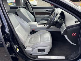 JAGUAR XF 2.2d Luxury Saloon 4dr Diesel Auto Euro 5 (s/s) (163 ps)