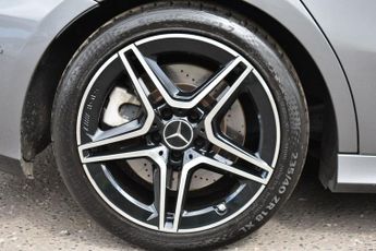 MERCEDES-BENZ A-CLASS 2.0 A35 AMG (Premium Plus) Hatchback 5dr Petrol SpdS DCT 4MATIC