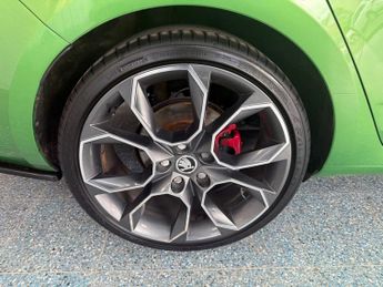 SKODA OCTAVIA 2.0 TDI vRS Hatchback 5dr Diesel DSG Euro 6 (s/s) (184 ps)