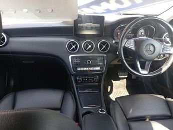 MERCEDES-BENZ A-CLASS 1.6 A180 Sport Hatchback 5dr Petrol 7G-DCT Euro 6 (s/s) (122 ps)