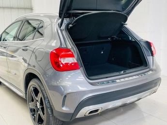 MERCEDES-BENZ GLA 1.6 GLA200 AMG Line (Executive) SUV 5dr Petrol 7G-DCT Euro 6 (s/