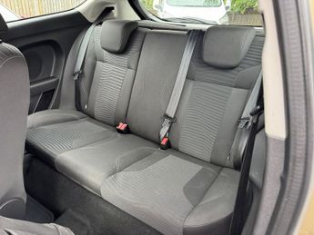 FORD FIESTA 1.6 Zetec Hatchback 3dr Petrol Powershift Euro 6 (105 ps)