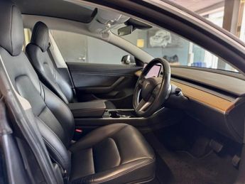 TESLA Model 3 Standard Range Plus Saloon 4dr Electric Auto RWD (241 bhp)