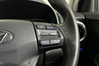 HYUNDAI KONA 64kWh Premium SUV 5dr Electric Auto (10.5kW Charger) (204 ps) 1 