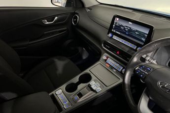 HYUNDAI KONA 64kWh Premium SUV 5dr Electric Auto (10.5kW Charger) (204 ps) 1 