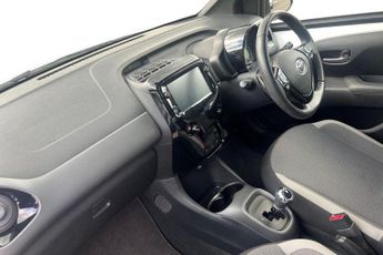TOYOTA AYGO 1.0 VVT-i x-trend Hatchback 5dr Petrol x-shift Euro 6 (Safety Se