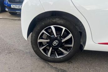 TOYOTA AYGO 1.0 VVT-i x-trend Hatchback 5dr Petrol x-shift Euro 6 (Safety Se