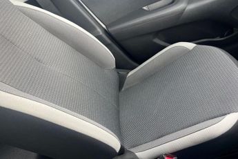 TOYOTA AYGO 1.0 VVT-i x-trend Hatchback 5dr Petrol x-shift Euro 6 (Safety Se