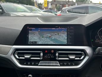 BMW 3 SERIES 2 2.0 320d M Sport Saloon 4dr Diesel Auto Euro 6 (s/s) (190 ps) 
