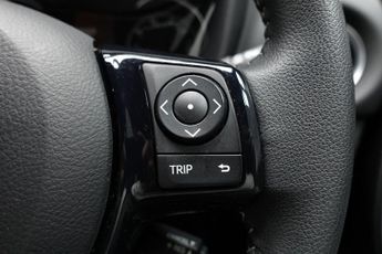 TOYOTA YARIS 1.5 VVT-h Excel Hatchback 5dr Petrol Hybrid E-CVT Euro 6 (s/s) (