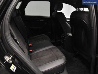 AUDI Q5 2.0 TDI 40 Black Edition SUV 5dr Diesel S Tronic quattro Euro 6 
