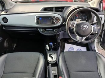TOYOTA YARIS 1.5 VVT-h T Spirit Hatchback 5dr Petrol Hybrid CVT Euro 5 (101 p
