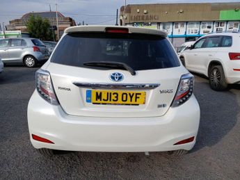 TOYOTA YARIS 1.5 VVT-h T Spirit Hatchback 5dr Petrol Hybrid CVT Euro 5 (101 p
