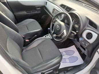 TOYOTA YARIS 1.5 VVT-h T Spirit Hatchback 5dr Petrol Hybrid CVT Euro 5 (101 p