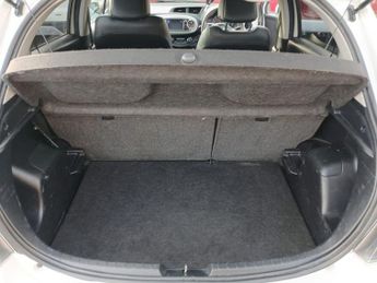 TOYOTA YARIS 1.5 VVT-h T Spirit Hatchback 5dr Petrol Hybrid CVT Euro 5 (101 p