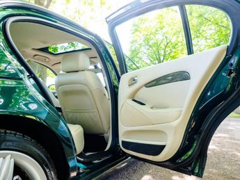 JAGUAR S-TYPE 4.2 V8 R Saloon 4dr Petrol Automatic (314 g/km, 400 bhp)