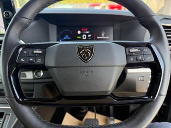 PEUGEOT E- Traveller 75kWh Allure Long MPV 5dr Electric Auto LWB (8 Seat, 7.4kW Charg