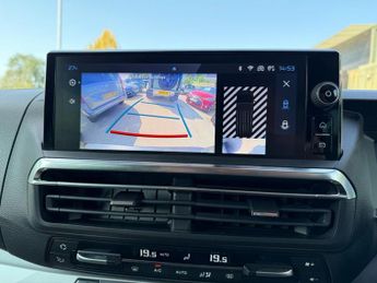 PEUGEOT E- Traveller 75kWh Allure Long MPV 5dr Electric Auto LWB (8 Seat, 7.4kW Charg