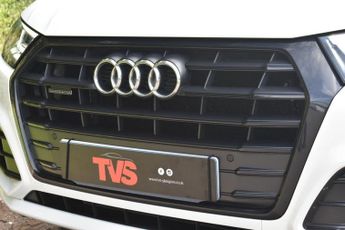 AUDI Q5 2.0 TDI 40 Black Edition SUV 5dr Diesel S Tronic quattro Euro 6 