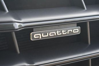 AUDI Q5 2.0 TDI 40 Black Edition SUV 5dr Diesel S Tronic quattro Euro 6 