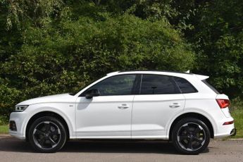 AUDI Q5 2.0 TDI 40 Black Edition SUV 5dr Diesel S Tronic quattro Euro 6 
