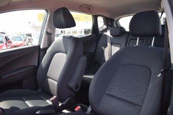 HYUNDAI IX20 1.6 SE Nav Hatchback 5dr Petrol Auto Euro 6 (125 ps)