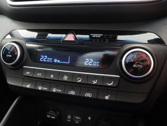 HYUNDAI TUCSON 1.6 T-GDi Premium SUV 5dr Petrol DCT Euro 6 (s/s) (177 ps)