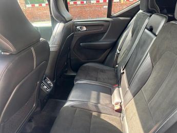 VOLVO XC40 2.0 D4 First Edition SUV 5dr Diesel Auto AWD Euro 6 (s/s) (190 p