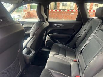 VOLVO XC60 2.0 D4 R-Design SUV 5dr Diesel Auto AWD Euro 6 (s/s) (190 ps)