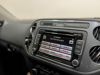 VOLKSWAGEN TIGUAN 2.0 TDI BlueMotion Tech SE SUV 5dr Diesel DSG 4WD Euro 5 (s/s) (