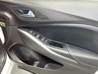 VAUXHALL GRANDLAND 1.2 Turbo Ultimate SUV 5dr Petrol Auto Euro 6 (s/s) (130 ps)