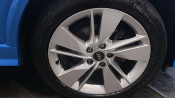 AUDI Q2 1.5 TFSI CoD 35 S line SUV 5dr Petrol S Tronic Euro 6 (s/s) (150