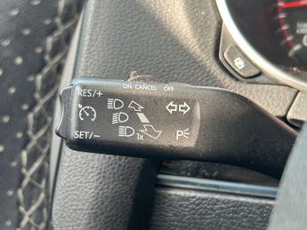 VOLKSWAGEN GOLF 2.0 TDI GTD (Leather) Hatchback 5dr Diesel DSG Euro 5 (170 ps)