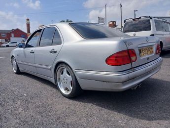 MERCEDES-BENZ AMG 5.4 E55 AMG Saloon 4dr Petrol Automatic (290 g/km, 354 bhp)