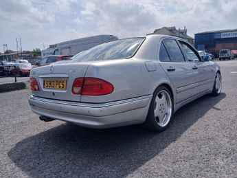 MERCEDES-BENZ AMG 5.4 E55 AMG Saloon 4dr Petrol Automatic (290 g/km, 354 bhp)