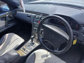 MERCEDES-BENZ AMG 5.4 E55 AMG Saloon 4dr Petrol Automatic (290 g/km, 354 bhp)