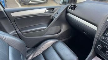VOLKSWAGEN GOLF 2.0 TDI GT (Leather) Hatchback 5dr Diesel DSG Euro 5 (140 ps)