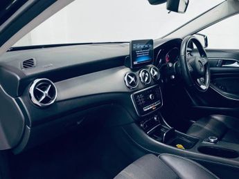 MERCEDES-BENZ GLA 1.6 GLA180 Urban Edition SUV 5dr Petrol 7G-DCT Euro 6 (s/s) (122
