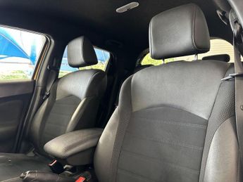 NISSAN JUKE 1.6 N-Connecta SUV 5dr Petrol XTRON Euro 6 (117 ps)
