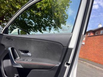 MERCEDES-BENZ A-CLASS 1.3 A180 AMG Line (Premium) Hatchback 5dr Auto Petrol 7G-DCT Eur