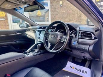 TOYOTA CAMRY 2.5 VVT-h Design Saloon 4dr Petrol Hybrid CVT Euro 6 (s/s) (218 