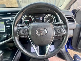 TOYOTA CAMRY 2.5 VVT-h Design Saloon 4dr Petrol Hybrid CVT Euro 6 (s/s) (218