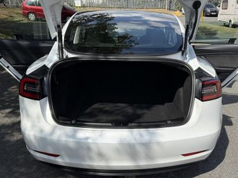 TESLA Model 3 (Dual Motor) Long Range Saloon 4dr Electric Auto 4WDE (346 ps)