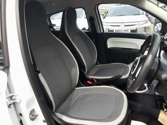 RENAULT TWINGO 1.0 SCe Dynamique Hatchback 5dr Petrol Manual Euro 6 (s/s) (70 p
