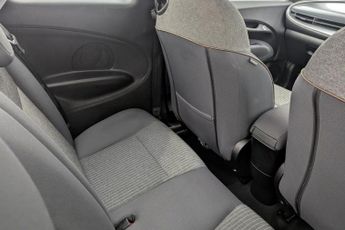 FIAT 500E 42kWh Icon Hatchback 3dr Electric Auto (118 ps)