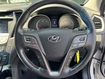 HYUNDAI SANTA FE 2.2 CRDi Premium SUV 5dr Diesel Auto 4WD Euro 5 (5 seat) (194 bh