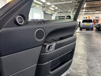 LAND ROVER RANGE ROVER SPORT 3.0 SD V6 HSE Dynamic SUV 5dr Diesel Auto 4WD Euro 6 (s/s) (306 