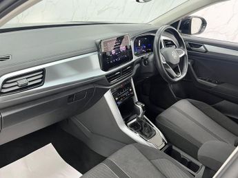 VOLKSWAGEN T-ROC 1.5 TSI Life SUV 5dr Petrol DSG Euro 6 (s/s) (150 ps)