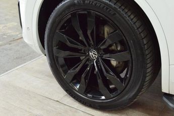 VOLKSWAGEN TOUAREG 3.0 TDI V6 Black Edition SUV 5dr Diesel Tiptronic 4Motion Euro 6