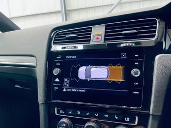 VOLKSWAGEN GOLF 1.4 TSI 8.7kWh GTE Advance Hatchback 5dr Petrol Plug-in Hybrid D